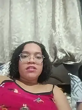 Snapshot of Esquetadinhas chatting on July 18, 1:43 am Esquetadinhas online show from July 18, 1:43 am