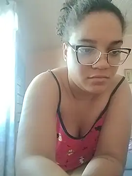 Snapshot of Esquetadinhas chatting on August 1, 4:17 pm Esquetadinhas online show from August 1, 4:17 pm