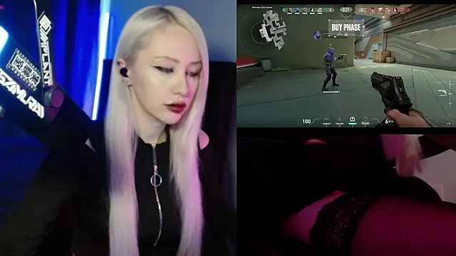 Snapshot of roxxyrowe chatting on June 23, 2:59 pm roxxyrowe online show from June 23, 2:59 pm