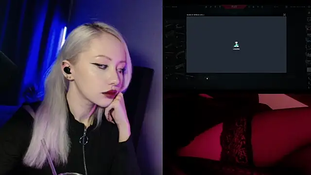Snapshot of roxxyrowe chatting on July 4, 10:05 pm roxxyrowe online show from July 4, 10:05 pm