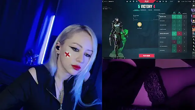 Snapshot of roxxyrowe chatting on July 15, 7:08 pm roxxyrowe online show from July 15, 7:08 pm