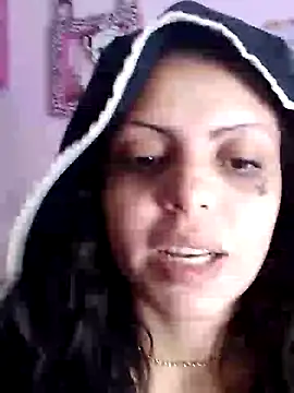 Snapshot of Valkiry_08 chatting on July 10, 3:00 am Valkiry 08 online show from July 10, 3:00 am