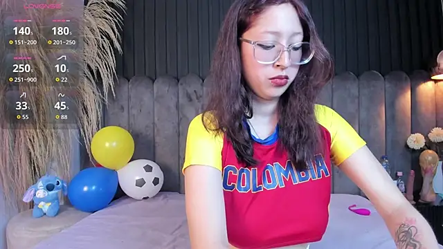 Snapshot of lunar_lustx chatting on June 23, 8:07 pm lunar lustx online show from June 23, 8:07 pm
