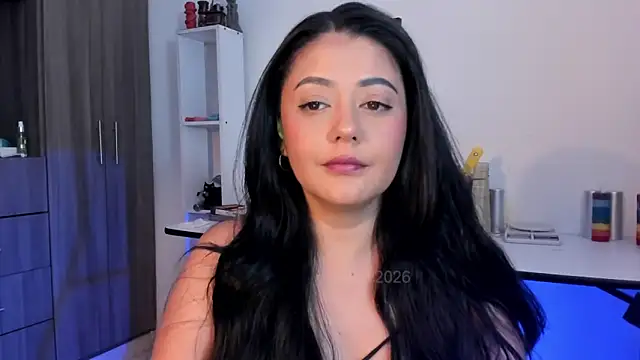 Snapshot of LauraToro_ chatting on June 20, 6:38 am LauraToro online show from June 20, 6:38 am