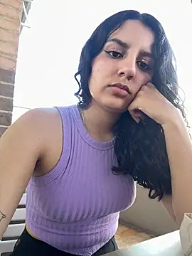 Snapshot of Selenyx_3 chatting on August 4, 9:06 pm Selenyx 3 online show from August 4, 9:06 pm