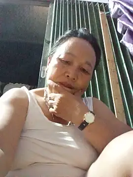 Snapshot of lylylai chatting on June 18, 12:42 pm lylylai online show from June 18, 12:42 pm