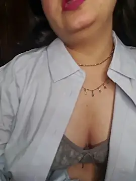 Snapshot of Sharma_Priya chatting on July 28, 4:39 pm Sharma Priya online show from July 28, 4:39 pm