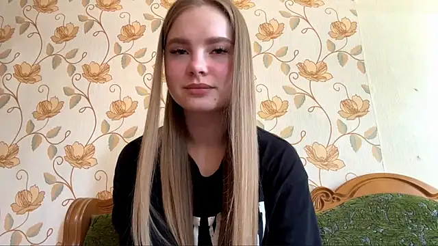 Snapshot of ArethaSchlauch chatting on June 10, 2:27 pm ArethaSchlauch online show from June 10, 2:27 pm