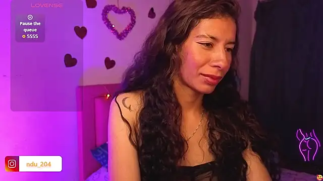 Snapshot of Siena_sofia chatting on June 16, 7:33 am Siena sofia online show from June 16, 7:33 am