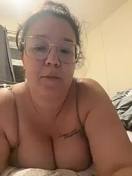 Snapshot of curvymayaxo chatting on June 9, 10:10 pm curvymayaxo online show from June 9, 10:10 pm