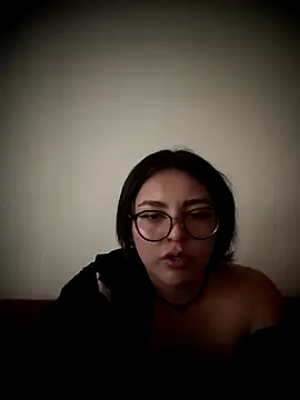 Snapshot of Aly_96 chatting on July 8, 6:12 pm Aly 96 online show from July 8, 6:12 pm