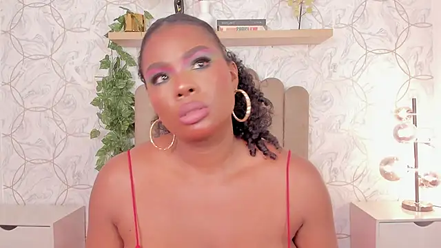 Snapshot of huge_boobs_ebony_ chatting on June 17, 7:26 pm huge boobs ebony online show from June 17, 7:26 pm