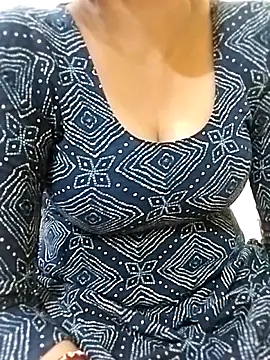 Snapshot of Poonam-Sinha chatting on June 10, 6:01 am Poonam-Sinha online show from June 10, 6:01 am