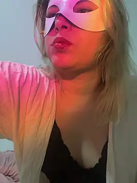 julybri online show from June 11, 3:26 am