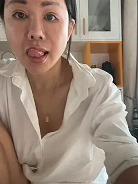 Snapshot of Sao-mei chatting on July 26, 1:58 am Sao-mei online show from July 26, 1:58 am