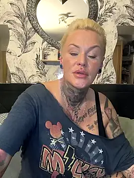 InkedMissLaBaehm online show from June 14, 8:44 pm