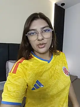 IsisRosee online show from July 7, 12:09 pm