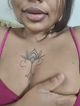 Snapshot of I_am_amisha chatting on June 11, 12:19 am I am amisha online show from June 11, 12:19 am
