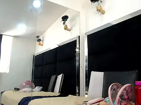 Snapshot of Jazmiin_Rosee chatting on July 17, 7:52 pm Jazmiin Rosee online show from July 17, 7:52 pm