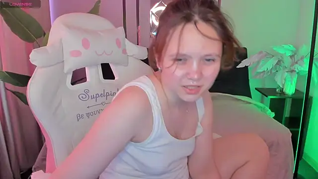 Snapshot of Kaya_Doll chatting on June 13, 2:42 am Kaya Doll online show from June 13, 2:42 am