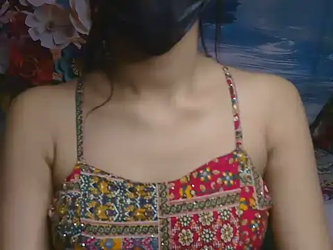 Snapshot of yours-ishu chatting on July 10, 4:39 am yours-ishu online show from July 10, 4:39 am