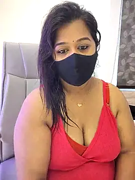Snapshot of beauty_lisa- chatting on July 26, 8:32 am beauty lisa- online show from July 26, 8:32 am