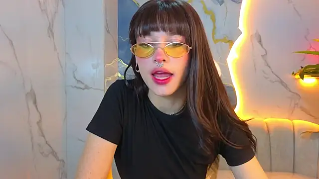Snapshot of Lily_Tx chatting on July 16, 1:39 pm Lily Tx online show from July 16, 1:39 pm