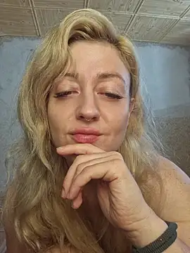Snapshot of Amber-Blaze chatting on July 28, 8:32 am Amber-Blaze online show from July 28, 8:32 am