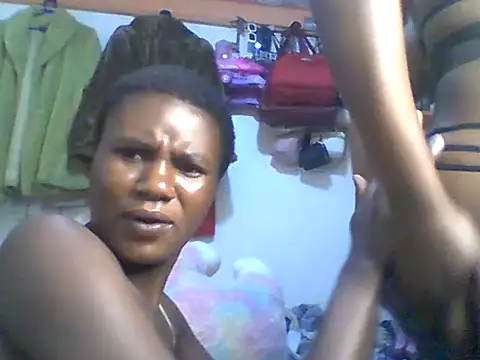 Snapshot of Ladysweetness23 chatting on June 13, 5:33 pm Ladysweetness23 online show from June 13, 5:33 pm