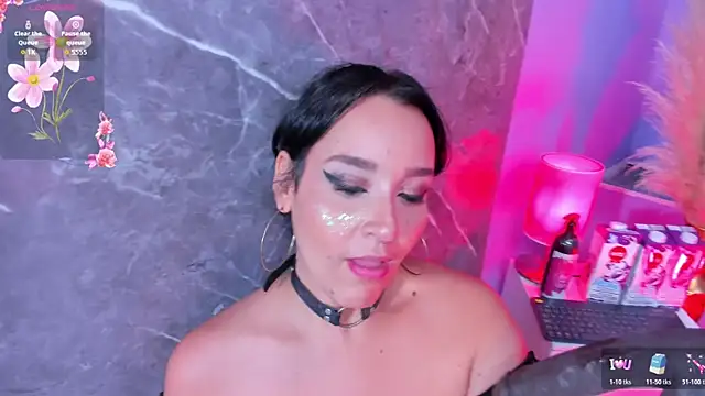 leticia  lyn online show from July 7, 7:40 pm