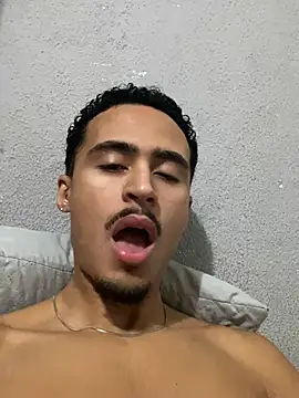 Snapshot of Mendeslukas chatting on June 11, 7:23 pm Mendeslukas online show from June 11, 7:23 pm