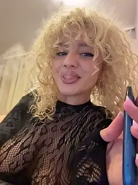 Snapshot of Khalee_syyy chatting on June 23, 4:27 pm Khalee syyy online show from June 23, 4:27 pm