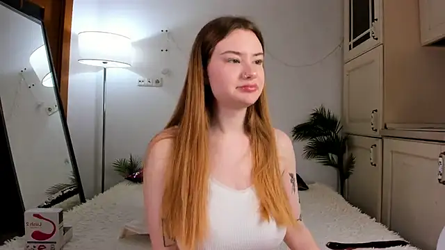 Snapshot of SonyaBabyn chatting on February 16, 12:21 pm SonyaBabyn online show from February 16, 12:21 pm