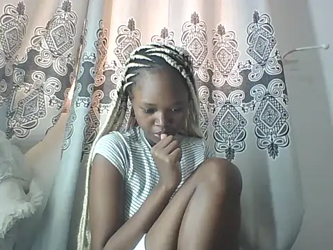 sheedollly online show from July 26, 2:02 pm