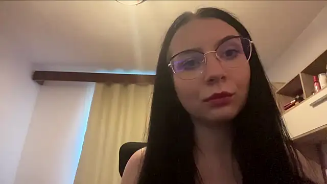 LucyHotelling online show from June 20, 3:26 pm