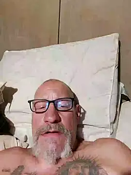 Snapshot of TheBubbaJay chatting on June 13, 10:08 pm TheBubbaJay online show from June 13, 10:08 pm