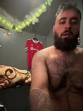 Snapshot of Fur_bear_69 chatting on June 13, 12:52 am Fur bear 69 online show from June 13, 12:52 am