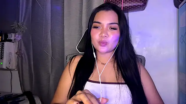 Snapshot of CecilLuddy chatting on June 16, 12:41 pm CecilLuddy online show from June 16, 12:41 pm