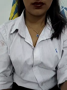 Snapshot of Ritika_jha01 chatting on July 8, 4:50 am Ritika jha01 online show from July 8, 4:50 am