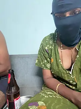 Snapshot of tamil_sexy_couple chatting on July 24, 4:38 pm tamil sexy couple online show from July 24, 4:38 pm