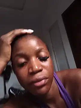 Snapshot of camillasoofine chatting on July 27, 5:31 pm camillasoofine online show from July 27, 5:31 pm