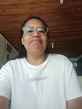Snapshot of Emilif_ chatting on August 6, 3:25 pm Emilif online show from August 6, 3:25 pm
