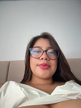 Snapshot of Saracalderon chatting on July 19, 1:15 pm Saracalderon online show from July 19, 1:15 pm