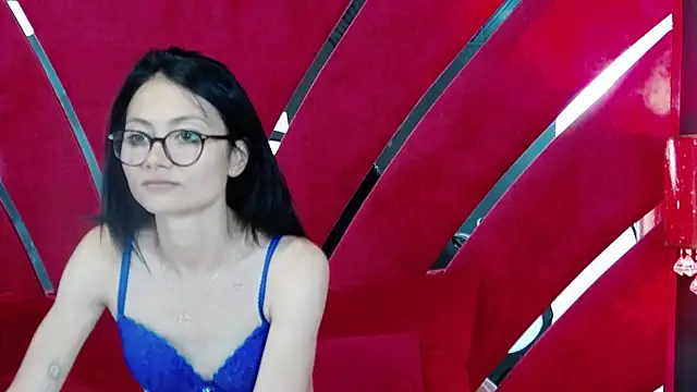 Snapshot of MayaLeey chatting on June 15, 4:20 pm MayaLeey online show from June 15, 4:20 pm