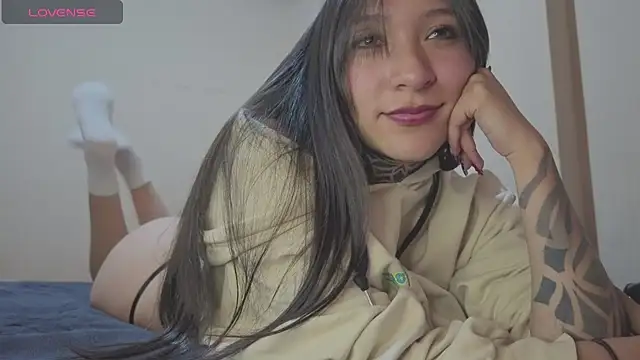 Snapshot of isasaenz_ chatting on July 21, 3:20 am isasaenz online show from July 21, 3:20 am