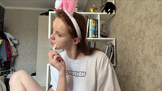 Mollybeans online show from July 30, 12:04 pm