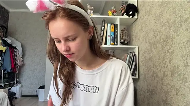 Mollybeans online show from July 31, 9:09 am