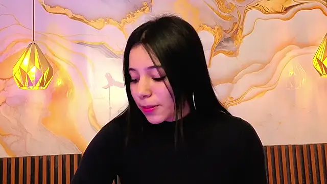 MadissonLewis1 online show from July 7, 1:59 pm