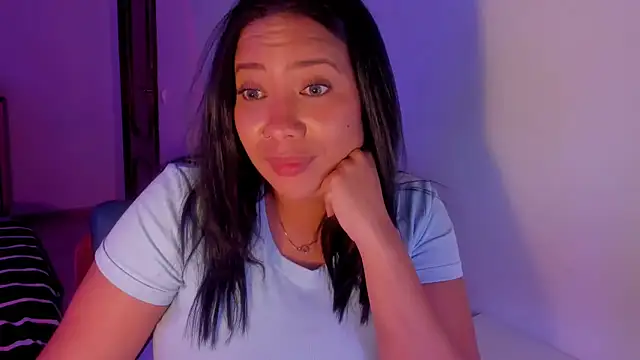 NicolePasqualott online show from April 15, 8:31 pm