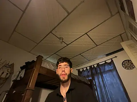 Snapshot of Leo_Saint_ chatting on June 14, 7:16 pm Leo Saint online show from June 14, 7:16 pm